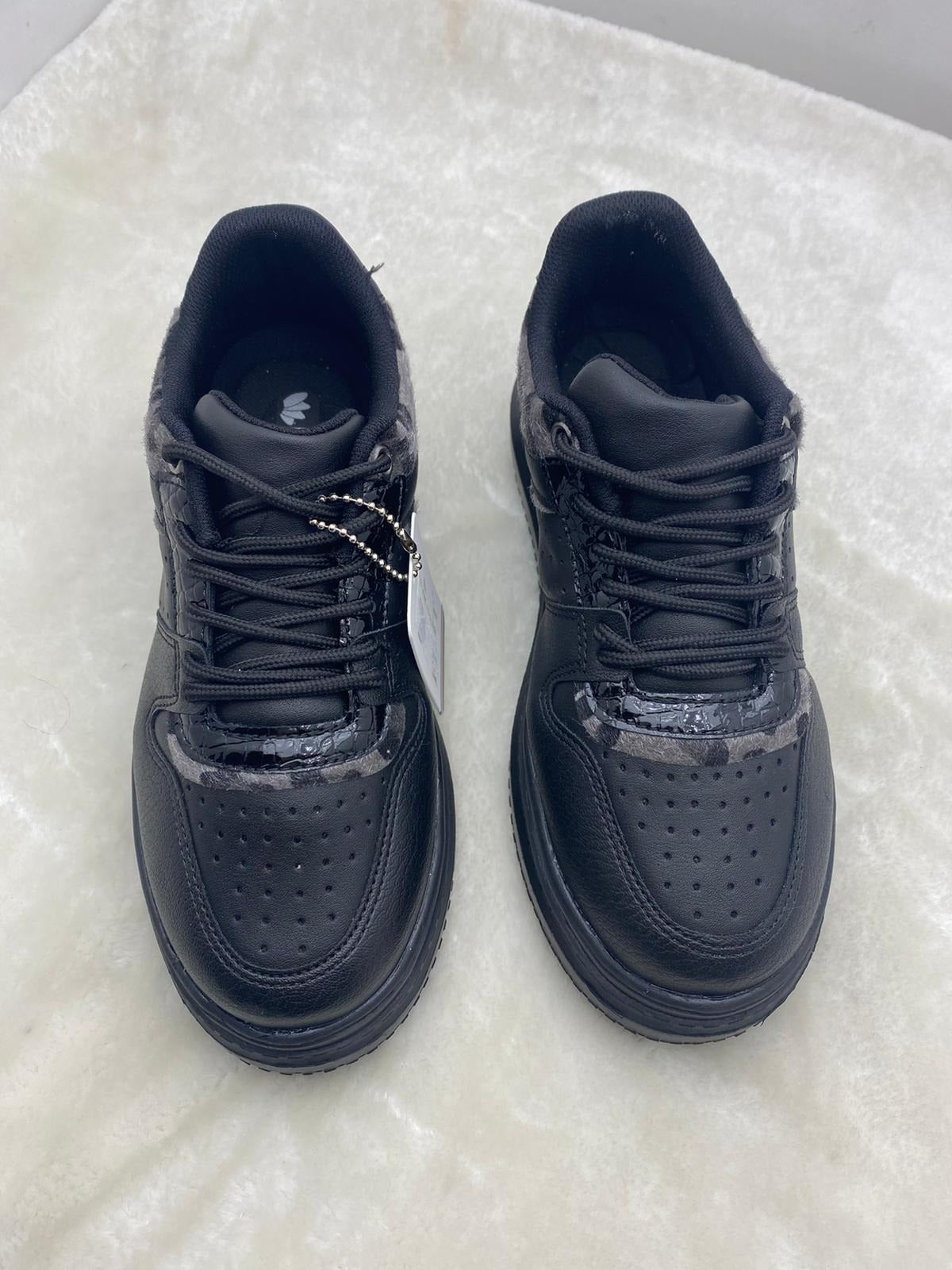 ÇİĞDEM SİYAH-GRİ LEOPAR DESENLİ YÜKSEK TABANLI KADIN GÜNLÜK SPOR SNEAKER - SİYAH GRİ