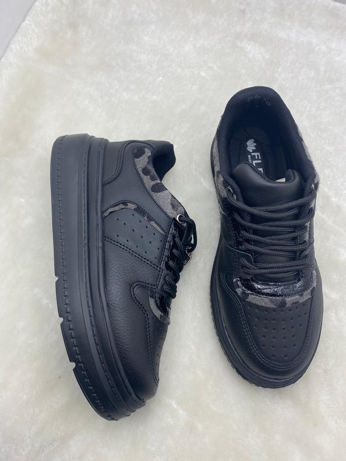 ÇİĞDEM SİYAH-GRİ LEOPAR DESENLİ YÜKSEK TABANLI KADIN GÜNLÜK SPOR SNEAKER - SİYAH GRİ