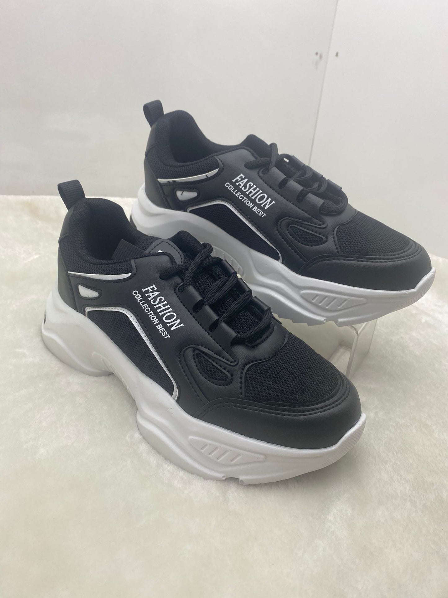 ÇİĞDEM SİYAH-BEYAZ KADIN YÜKSEK TABAN SNEAKERS SPOR AYAKKABI - SİYAH-BEYAZ