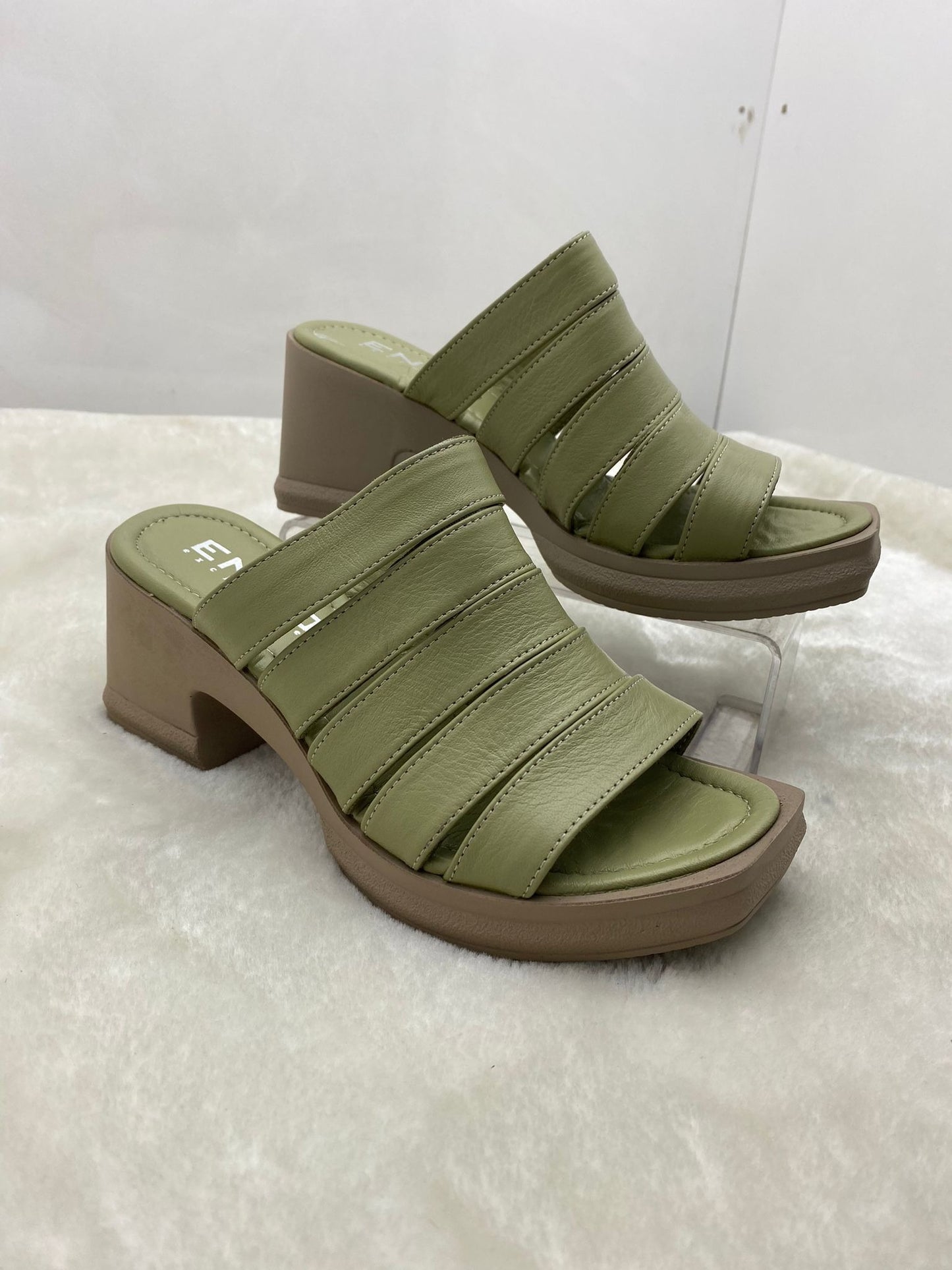 ÇİĞDEM PASTEL YEŞİL GERÇEK DERİ PLATFORM TOPUKLU TERLİK - PASTEL YEŞİL