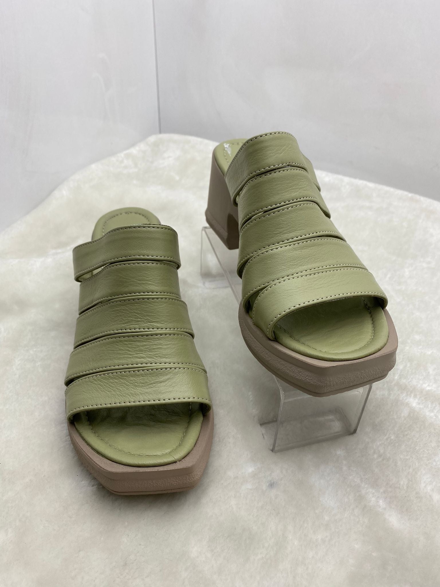 ÇİĞDEM PASTEL YEŞİL GERÇEK DERİ PLATFORM TOPUKLU TERLİK - PASTEL YEŞİL