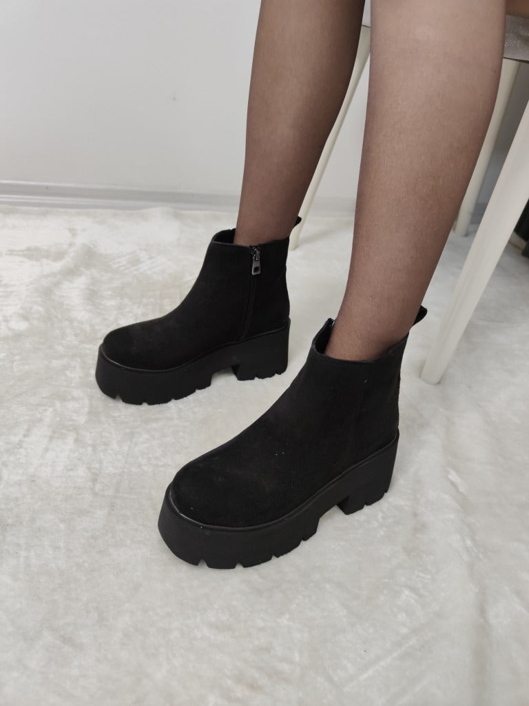GOLA SÜET PLATFORM TOPUK KISA BOT - SİYAH-SÜET
