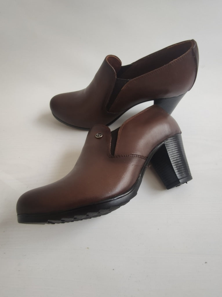 QUİXOTE- KADIN GERÇEK DERİ KAPALI TOPUKLU AYAKKABI - KAHVERENGİ